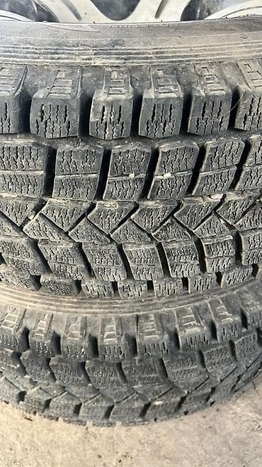 купить зимнюю резину на 15: Колеса в сборе 235 / 70 / R 15, Зима, Б/у, Комплект, Литые, отверстий - 6 — 2