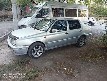 Volkswagen Vento: 1992 г., 1.8 л, Механика, Бензин, Седан — 1