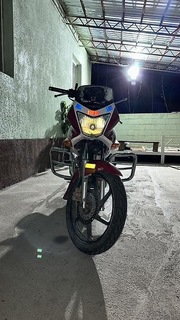 yamaha yzf r1: Мотоцикл - Honda Рабочий объём 150 см³. Механическая КПП Тормоза — 4