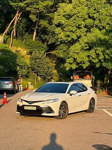 corolla e120: Toyota Camry: 2021 г., 2.5 л, Автомат, Гибрид, Седан — 1