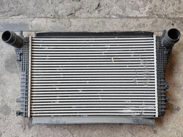 системы охлаждения xilence: Интеркулер VW Passat B6 05-09, VW Passat B7 10-, VW Passat B7 10-14 — 2