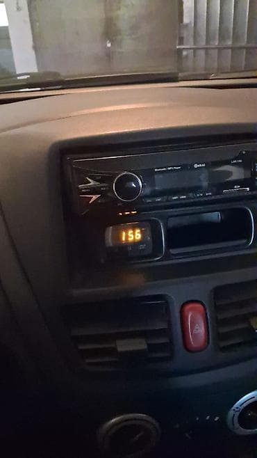 машино: Suzuki Liana: 2002 г., 1.6 л, Механика, Бензин, Хэтчбэк — 8