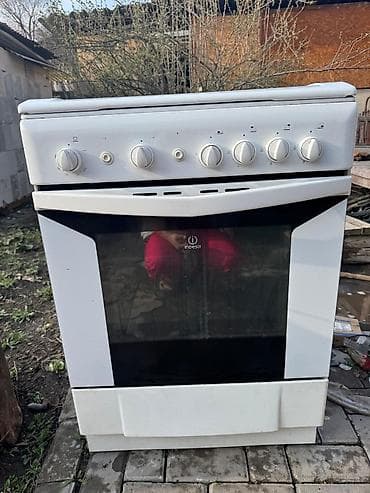 печка сенсерный: Кухонная плита Indesit, полноразмерная (≈50–60 см ширина). - Тип — 2