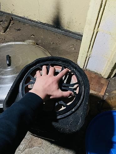 скупка дисков на авто: Сабвуфер в корпусе “бочка” с встроенным автомобильным усилителем,без — 1