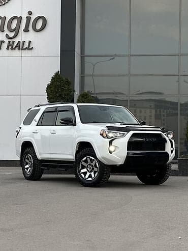 4 вд: Toyota 4Runner: 2022 г., 4 л, Автомат, Бензин, Внедорожник — 1
