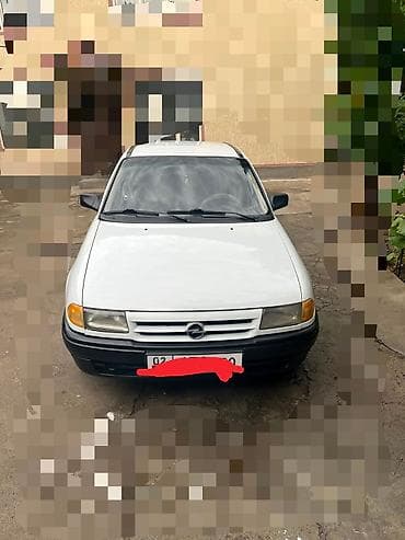 Opel Astra: 1994 г., 1.4 л, Кол менен иштөөчү, Бензин, Хетчбек