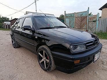 Volkswagen Vento: 1995 г., 1.8 л, Механика, Бензин, Седан — 3