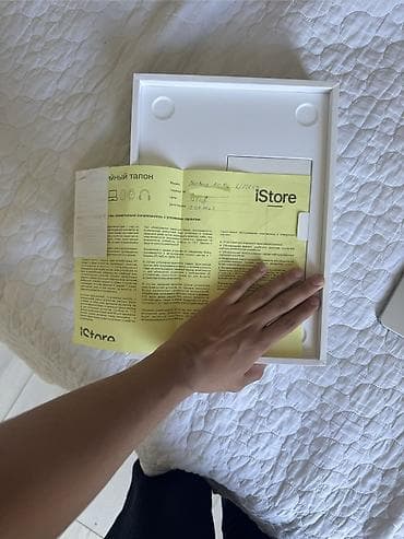 Ноутбуки и аксессуары: Б/у, Apple M2, ОЗУ, RAM: 8 ГБ — 4