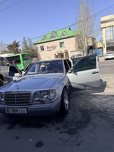 es 250: Mercedes-Benz W124: 1994 г., Седан — 4