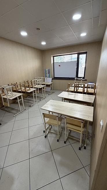 12 микрорайон: Офисное/коммерческое помещение с отдельным входом. 38,7 м2, 39,2 м2 — 5