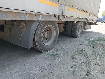 двускат: Тягач, Volvo, 2001 г., Тентованный — 4