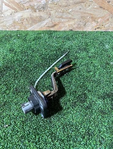 Датчик уровня масла в двигателе TOYOTA crown S180 3GR-FSE 2005 (б/у) at lalafo.kg Датчик уровня масла в двигателе TOYOTA crown S180 3GR-FSE 2005 (б/у)