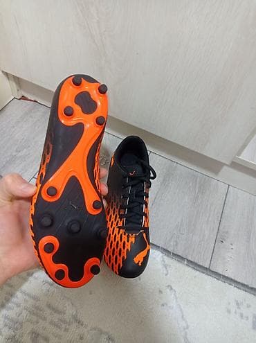 Футбольные бутсы Puma, расцветка черно‑оранжевая. ОРИГИНАЛЬНЫЕ БУТСЫ