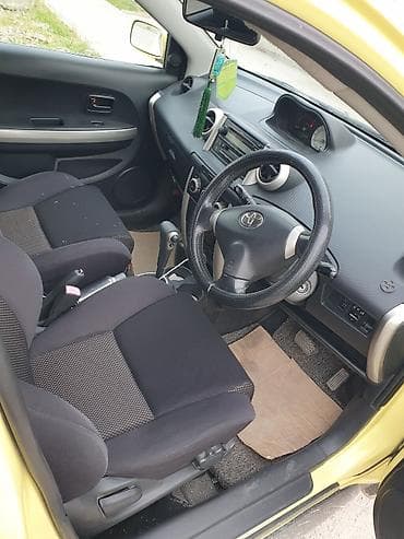 Toyota Ist: 2003 г., 1.5 л, Автомат, Бензин, Хэтчбэк — 5