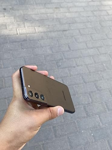 Техника и электроника: Samsung Galaxy S22, Б/у, 256 ГБ, цвет - Черный, 1 SIM — 5