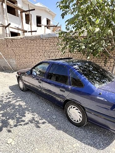 Opel Vectra: 1995 г., 1.8 л, Кол менен иштөөчү, Бензин, Лифтбек — 1