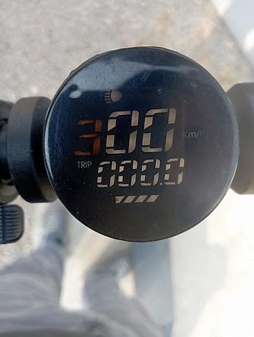 Спорт и хобби: Электросамокат, Б/у — 2