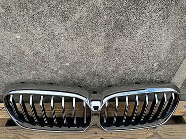 Решетка радиатора BMW