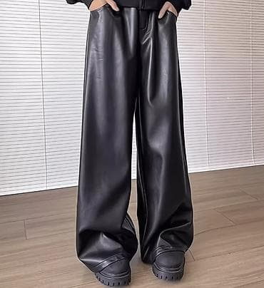 Брюки: Широкие брюки из экокожи, черные - Свободный экстрафит — 1