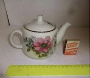 m s: Чайник новый СССР фарфор 1 сорт + тарелка 500 сом Чайные чашки новые — 4