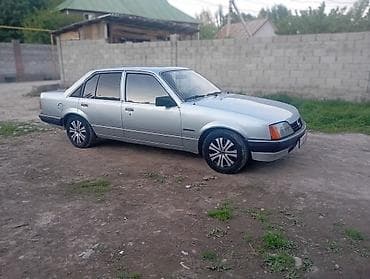 moning: Opel Rekord: 1984 г., 2 л, Ручные, Бензин, Седан — 5