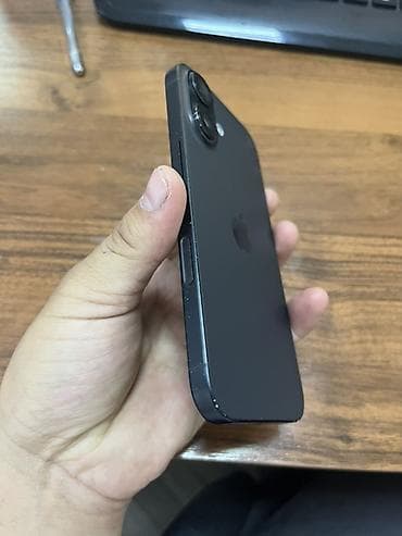 aphone 7: IPhone 16, Б/у, 256 ГБ, Черный, Чехол, 88 % — 2