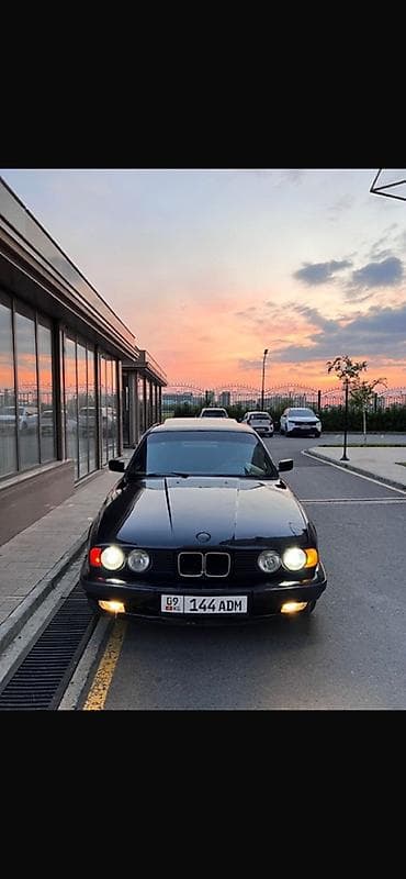Унаа сатуу: BMW 5 series: 1992 г., 2 л, Кол менен иштөөчү, Бензин, Седан — 2
