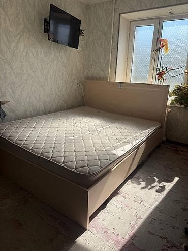 Мебель: Двуспальная кровать, Б/у, С матрасом, длина - 2 см — 1