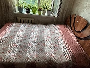 Спальные гарнитуры: Двуспальная кровать с изголовьем + комод с большим зеркалом - Кровать — 6