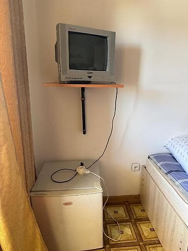 one room: Гостевой дом на Иссык-Куле, Чолпон-Ата, 4 места, На неделю — 10