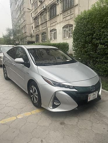 Toyota: Toyota Prius: 2017 г., 1.8 л, Гибрид, Хэтчбэк — 2