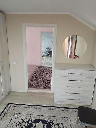 4 bedroom: Сдается 2 уровневый дом Район Ахунбаева /Жукеева Пудовкина 1-й этаж — 10