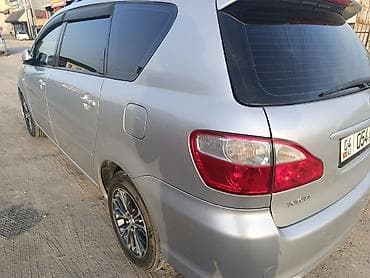 Транспорт: Toyota Avensis Verso: 2004 г., 2 л, Механика, Бензин, Минивэн — 5