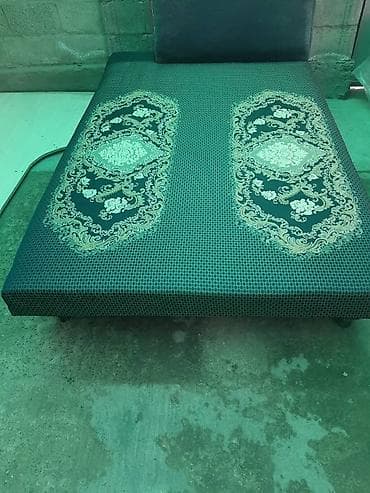 раскладные диваны: Прямой диван, Б/у — 1