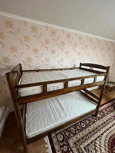 Эмерек: Двухъярусная кровать из массива дерева с двумя матрасами - Материал — 2
