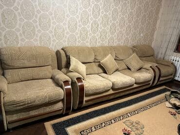 Продаю мягкую мебель, отделка по бокам из красного дерева