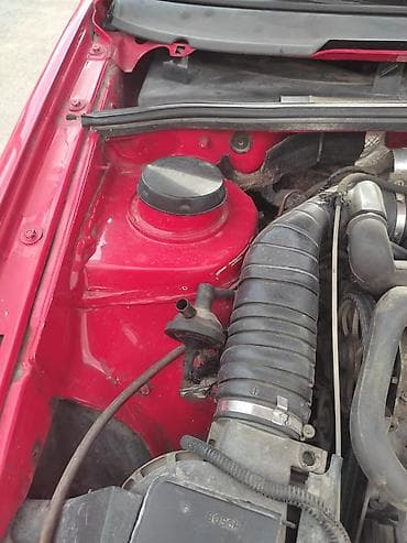 Унаа сатуу: Volkswagen Passat: 1990 г., 2 л, Кол менен иштөөчү, Бензин, Седан — 7