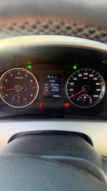 Kia Bongo III 1.3 ton, бортовой пикап Основное: - Тип: малотоннажный — 1