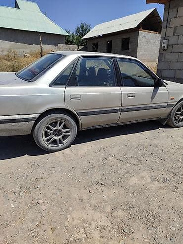 Mazda 626: 1990 г., 2 л, Механика, Бензин, Седан — 6