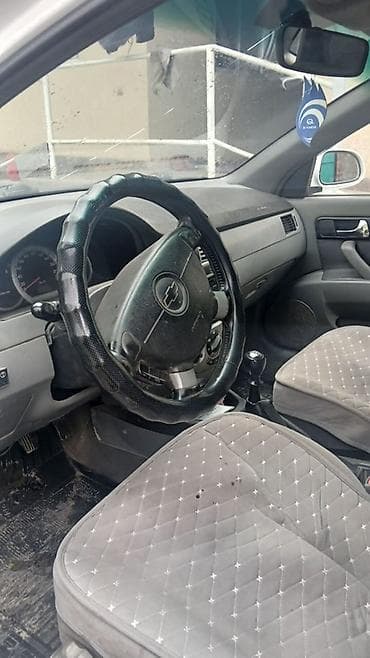 Chevrolet Lacetti: 2005 г., 1.6 л, Ручные, Газ, Седан — 4
