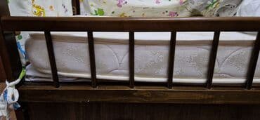 кровать с ящиками односпальная: Кроватка детская из натурального дерева на колёсиках с функцией — 4