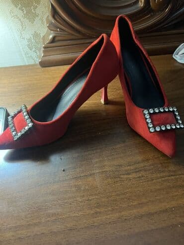 Айымдардын бут кийими: Туфли-лодочки, два варианта. 1) Бежевые с ремешком на щиколотке - — 3