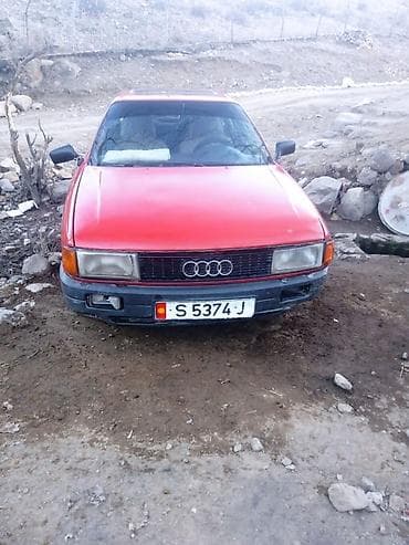Audi 80: 1988 г., 1.8 л, Механика, Бензин, Седан
