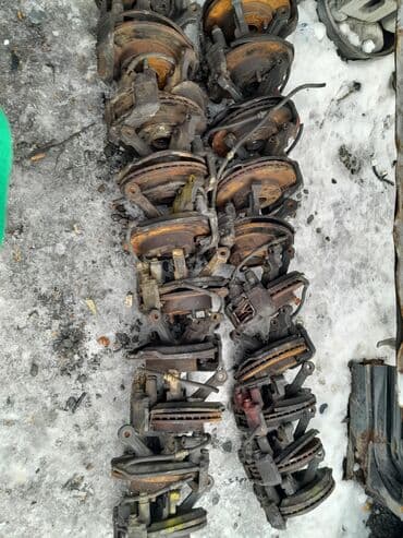 Передняя левая Ступица Mazda 2000 г., Б/у, Оригинал, Япония