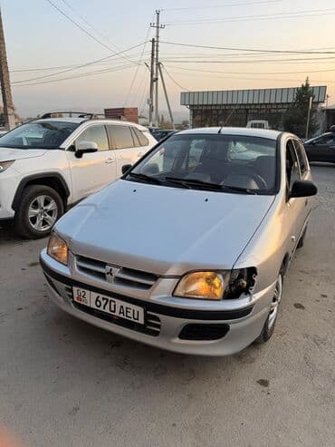 Mitsubishi Space Star: 2000 г., Механика, Бензин, Хэтчбэк