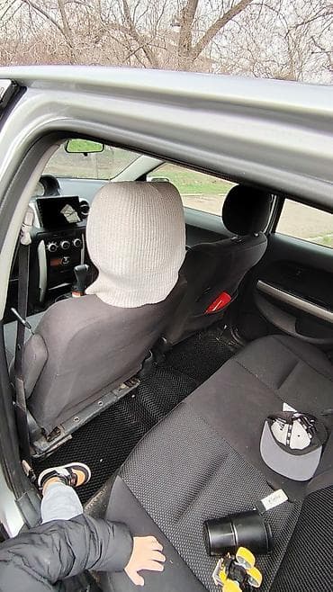 Toyota: Toyota Ist: 2003 г., 1.5 л, Автомат, Бензин, Хэтчбэк — 1