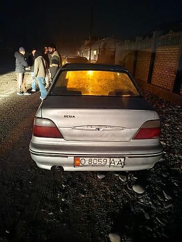 Daewoo Nexia: 1995 г., Механика, Бензин, Седан