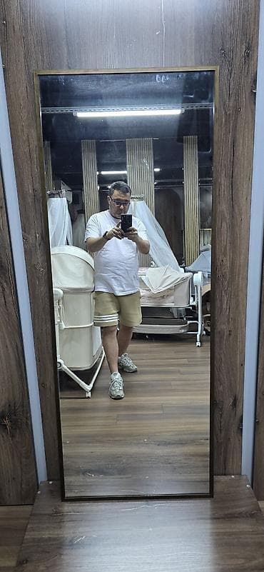 зеркало с ножками: Зеркало в ПВХ раме. Размер 170х70 см, в полный рост. В наличии. Также — 10