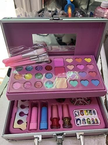 Детский чемоданчик для макияжа «Shining Makeup» (46 предметов) Яркий