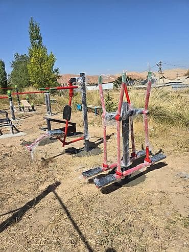 домашный турник: Уличные спортивные комплексы и тренажёры под ключ Описание: - — 3